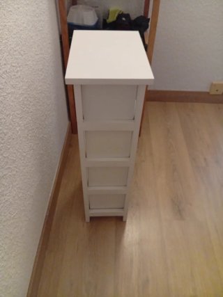 Cajonera estrecha blanca de madera