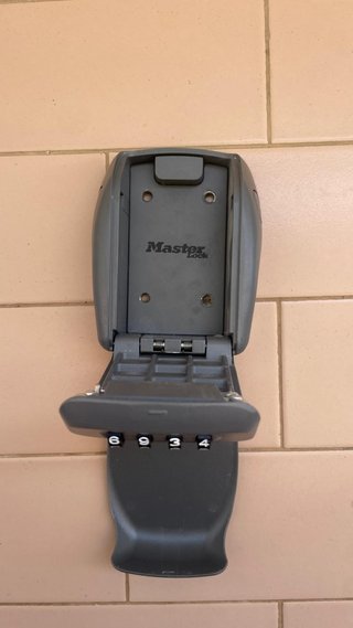Cofre Chaveiro Master Lock Combinação