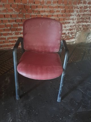 Silla de oficina roja