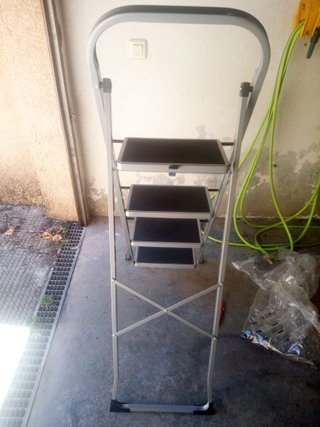 Escalera tijera 4 peldaños  acero PRECIO FIJO