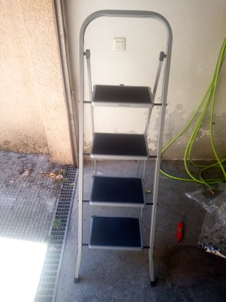 Escalera tijera 4 peldaños  acero PRECIO FIJO