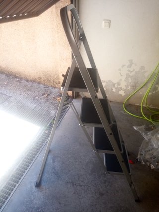 Escalera tijera 4 peldaños  acero PRECIO FIJO