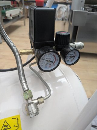 Compresor de aire 50L Nuevo A Estrenar