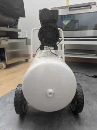 Compresor de aire 50L Nuevo A Estrenar