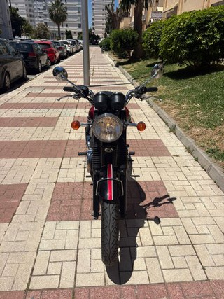 Triumph Bonneville T100 Negra/Roja