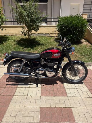 Triumph Bonneville T100 Negra/Roja