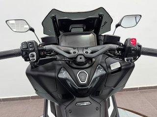 Yamaha T-MAX 560 Tech Max 2023 Negra