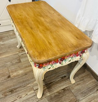 Mesa baja madera estilo floral