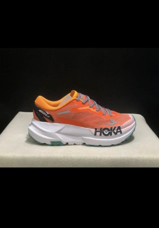 Zapatillas Hoka Naranja y Blanco