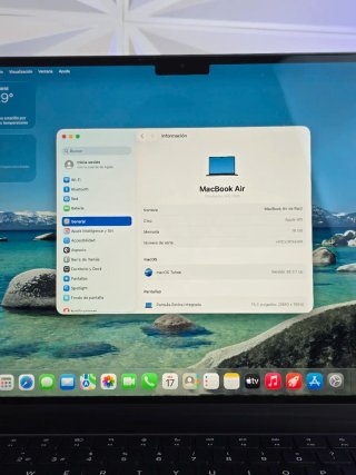 MacBook Air 15" M3 2024 con cargador de Apple