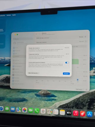 MacBook Air 15" M3 2024 con cargador de Apple