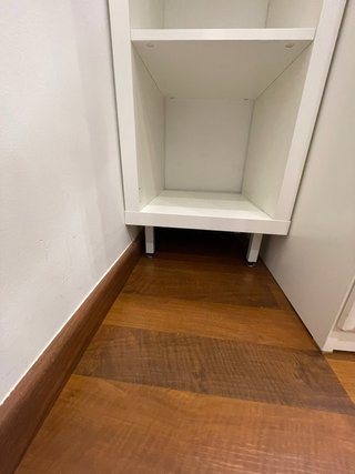 Estantería con cajones