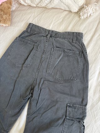 Pantalones cargo grises