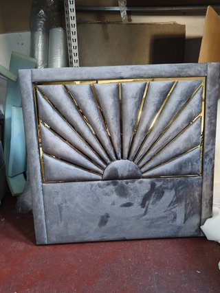 Cabecero de cama tapizado diseño sol