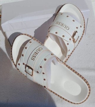 Chanclas Guess Mujer Blancas y Doradas