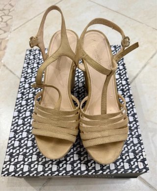 Scarpe scamosciate