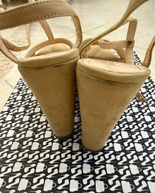 Scarpe scamosciate