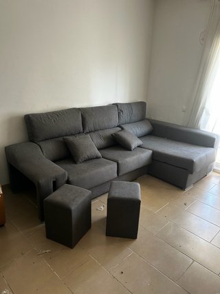 Divano Chesterfield di produzione nazionale al 100%.