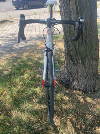 Bicicleta de carretera Viper blanca