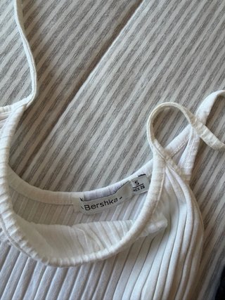 Lote 2 bodys Bershka S blanco y negro