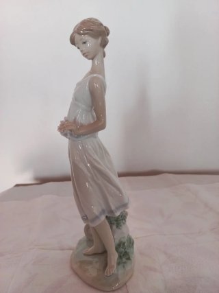 Figura Lladro Flores para una Diosa