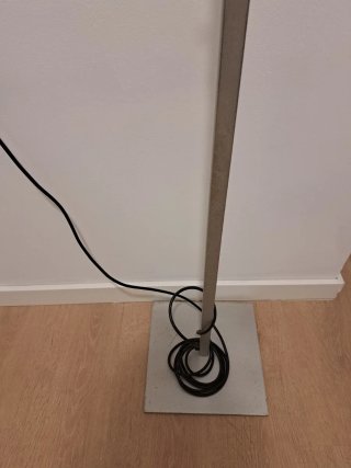 Lámpara de pie moderna pie de cristal y acero