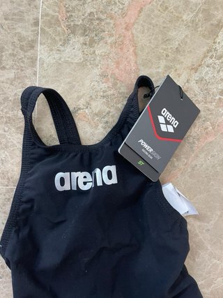 Bañador competición niña Arena negro