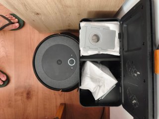 Robot aspirador y fregasuelos Roomba i5+