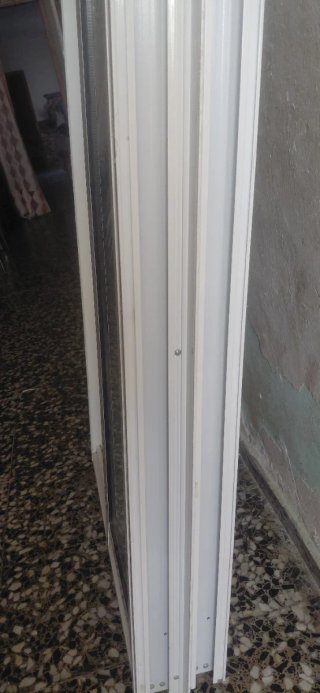 Ventanas de aluminio blancas