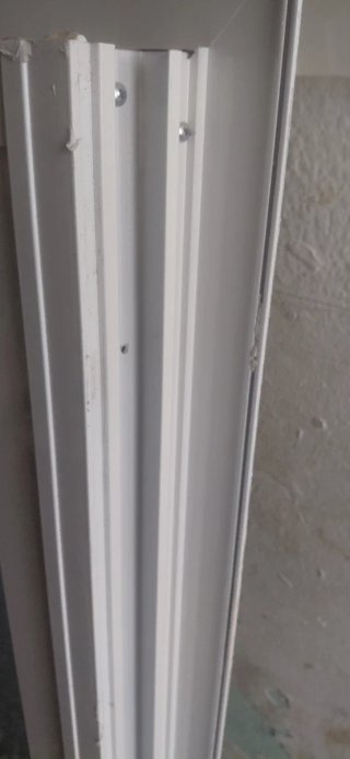 Ventanas de aluminio blancas