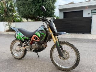 Moto Enduro Hyosung 125cc Negra y Verde
