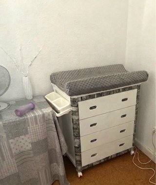 Cómoda para bebé con 3 cajones útiles + baño