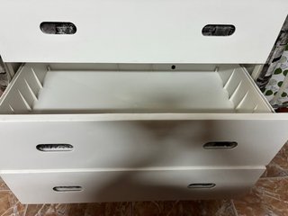 Cómoda para bebé con 3 cajones útiles + baño