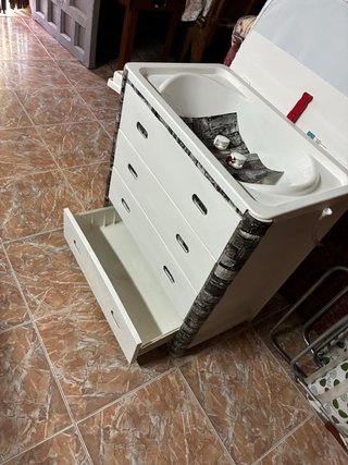 Cómoda para bebé con 3 cajones útiles + baño