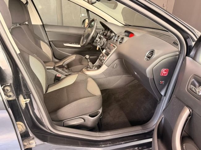 Peugeot 308 2013, foto 9