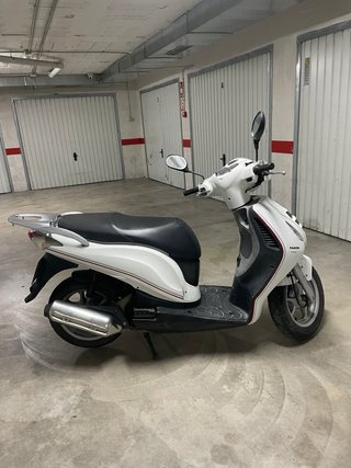 Moto Scooter 125cc Automática Blanca