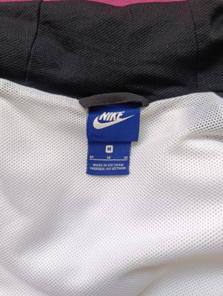 Chaqueta Nike con Capucha Blanca y Negra