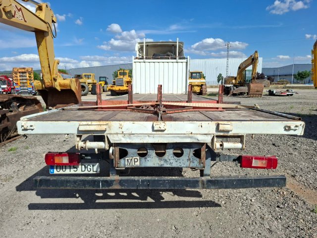 CAMION FORRAJERO VOLVO FL250 Transporte de pacas