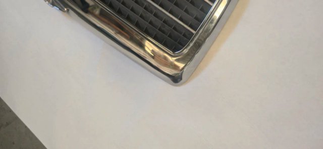 Rejilla frontal croma Mercedes E190 300