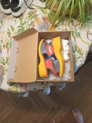 Sandalias Talla 40 Rojas y Amarillas