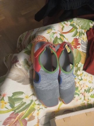Sandalias Talla 40 Rojas y Amarillas
