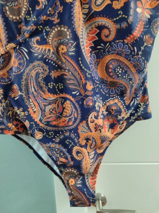 Bañador mujer estampado paisley