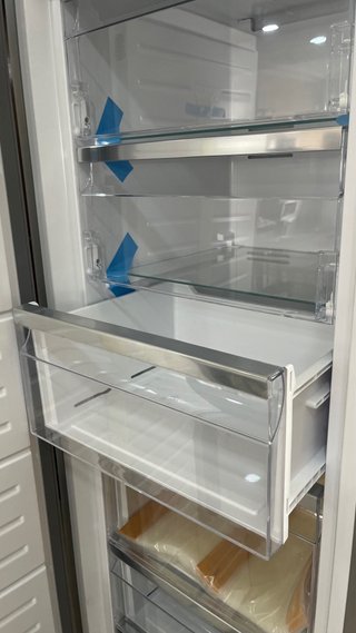 Congelador Vertical Electrolux LUT7ME28X2