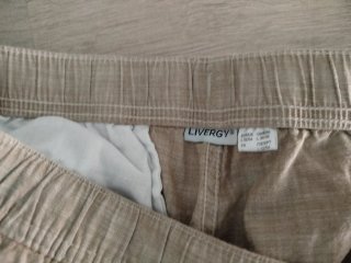Pantalón de pinzas beige nuevo