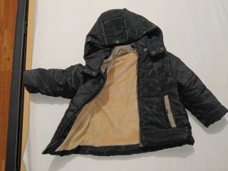 Talla 4 años Tiene la cremallera rota