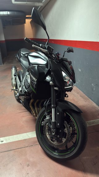 Kawasaki Z800 full
