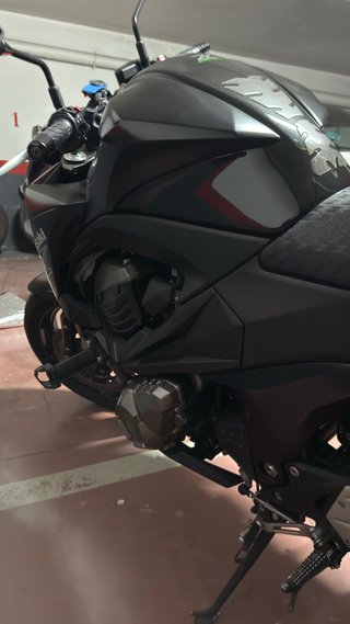 Kawasaki Z800 full
