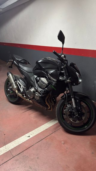 Kawasaki Z800 full