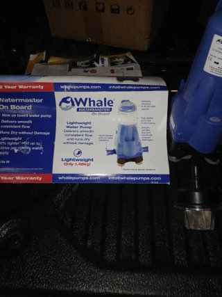 Bomba de agua Whale 12V,