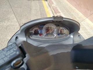 Suzuki Burgman 125cc Scooter Negra